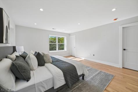 136 Irwin Street Springfield NJ 07081
