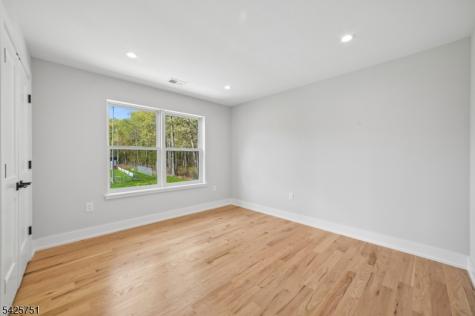 136 Irwin Street Springfield NJ 07081