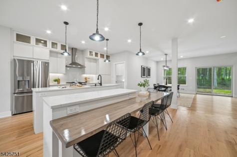 136 Irwin Street Springfield NJ 07081