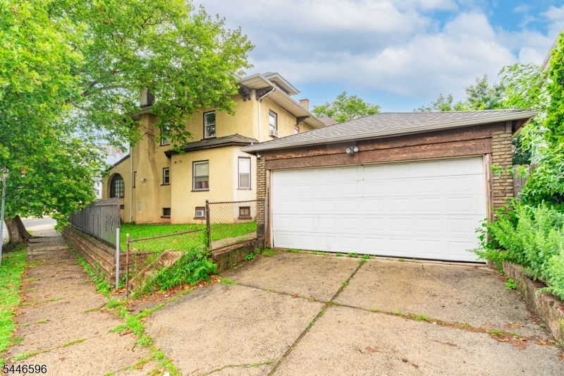 233 Meeker Avenue Newark NJ 07112
