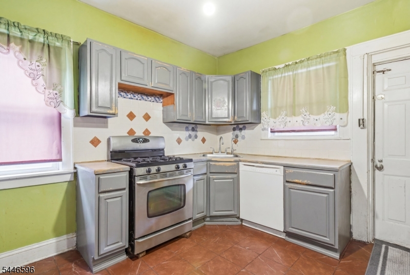 233 Meeker Avenue Newark NJ 07112
