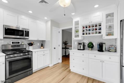5 Van Allen Place Pequannock NJ 07444