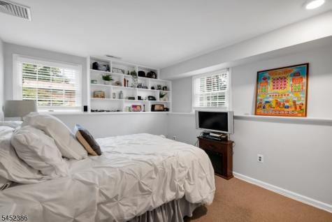 5 Van Allen Place Pequannock NJ 07444