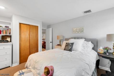 5 Van Allen Place Pequannock NJ 07444
