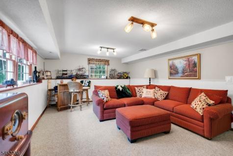 5 Van Allen Place Pequannock NJ 07444