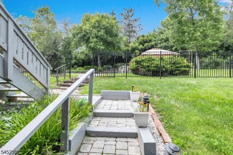 5 Van Allen Place Pequannock NJ 07444