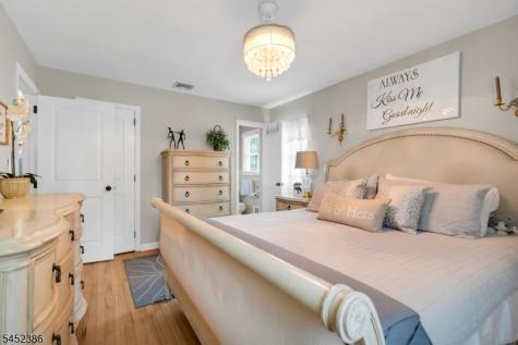 5 Van Allen Place Pequannock NJ 07444