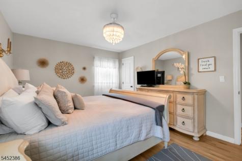 5 Van Allen Place Pequannock NJ 07444