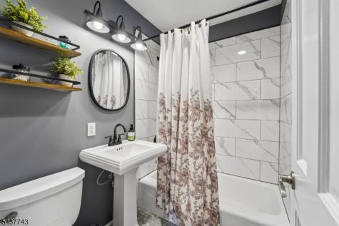 13 Crane Terrace Verona NJ 07044
