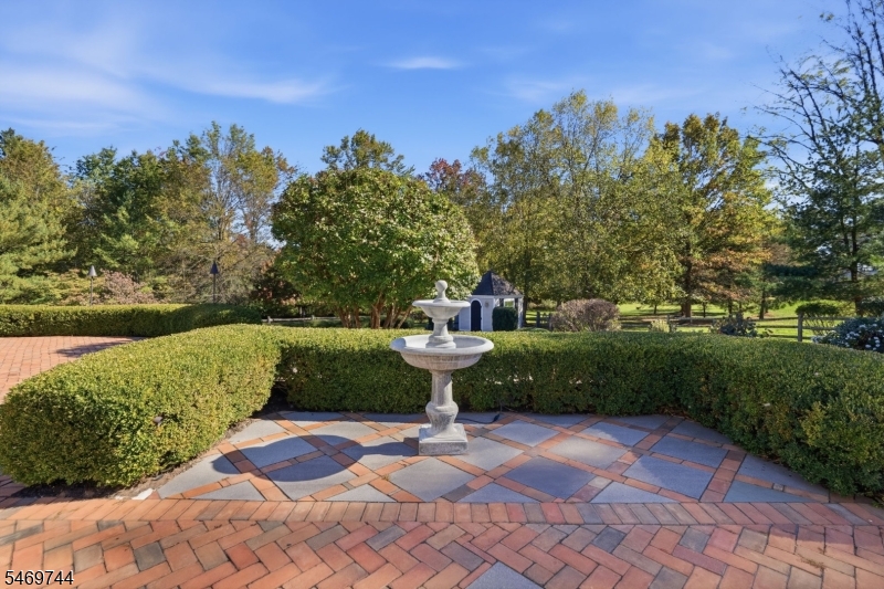 1 Buckeye Lane Raritan NJ 08822
