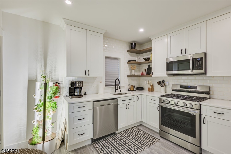 299 7TH Avenue Newark NJ 07107
