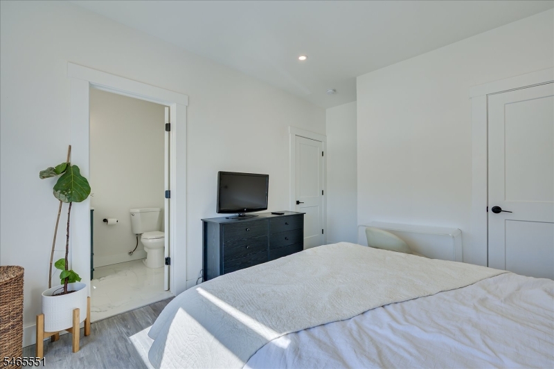 299 7TH Avenue Newark NJ 07107