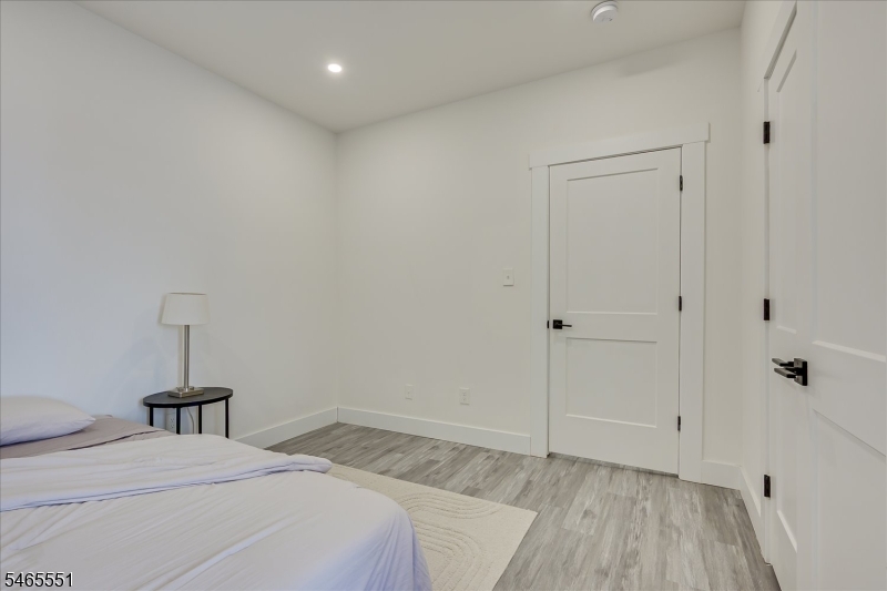 299 7TH Avenue Newark NJ 07107