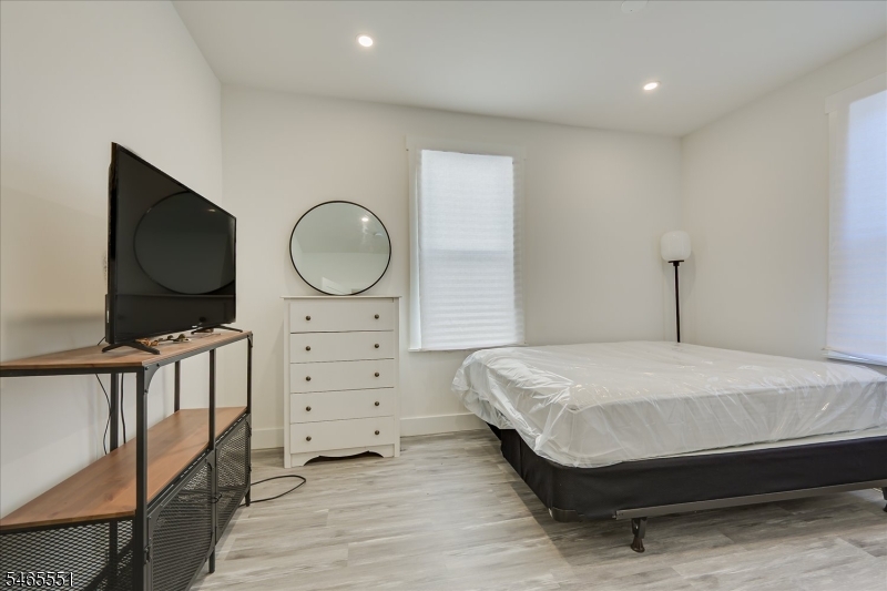 299 7TH Avenue Newark NJ 07107