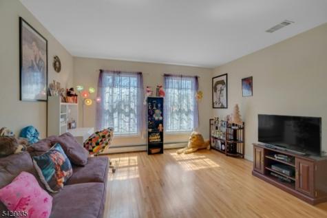 13 Greenfield Hill Sparta NJ 07871