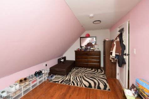 135 Scheerer Avenue Newark NJ 07112