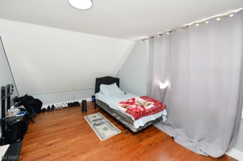 135 Scheerer Avenue Newark NJ 07112