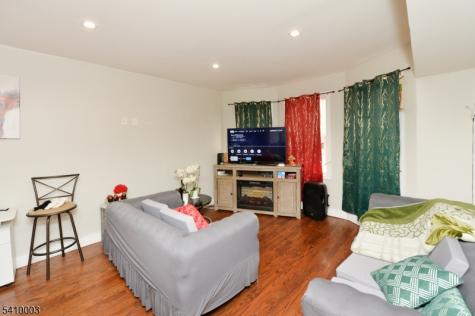 135 Scheerer Avenue Newark NJ 07112