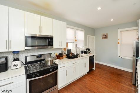 135 Scheerer Avenue Newark NJ 07112