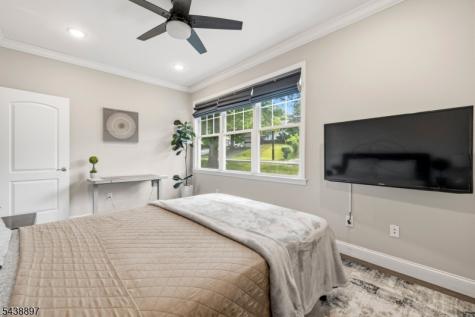 46 Edgemere Road Livingston NJ 07039