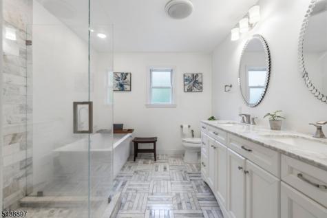 46 Edgemere Road Livingston NJ 07039