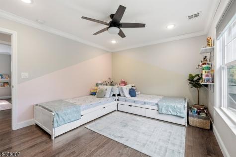 46 Edgemere Road Livingston NJ 07039
