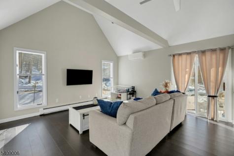 3 Redmans Drive Jefferson NJ 07438