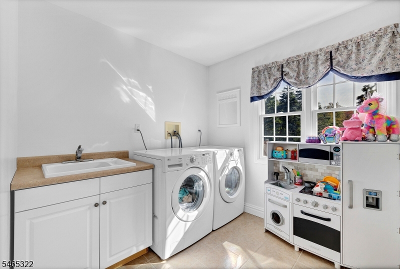 124 Mountain Avenue Warren NJ 07059