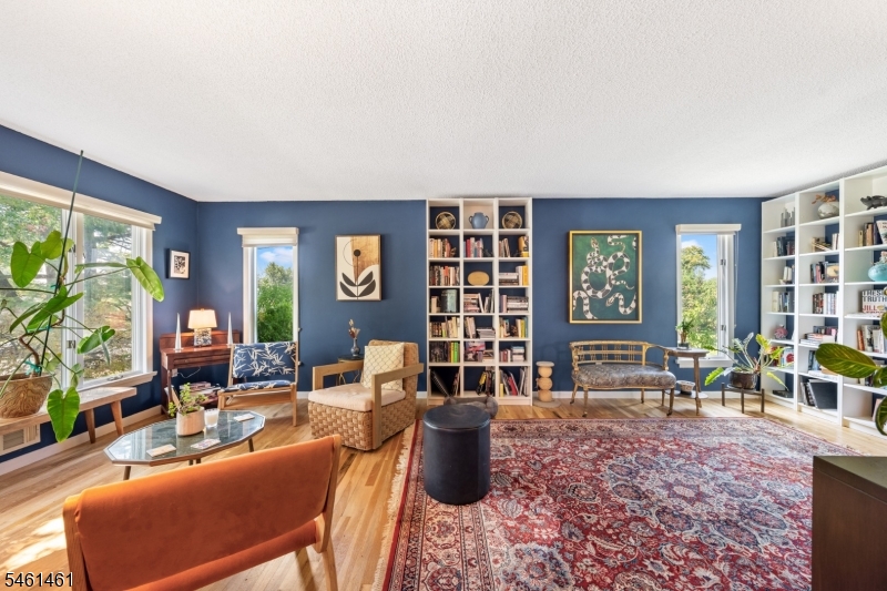 6 Martin Lane Hamilton NJ 08619