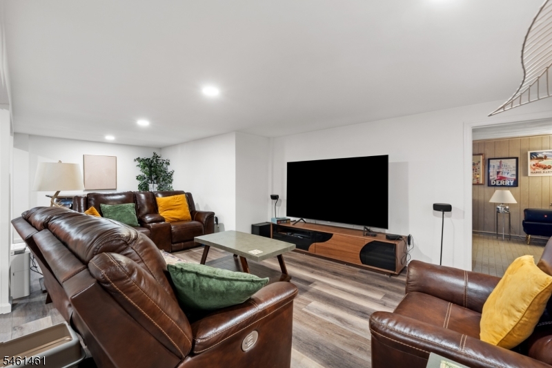 6 Martin Lane Hamilton NJ 08619