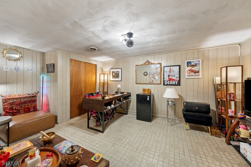 6 Martin Lane Hamilton NJ 08619