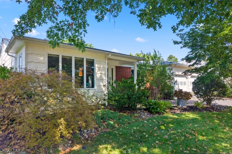 6 Martin Lane Hamilton NJ 08619