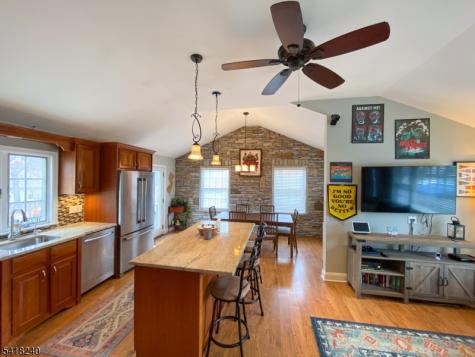 28 Woodside Drive West Milford NJ 07480
