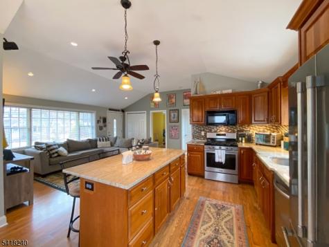 28 Woodside Drive West Milford NJ 07480