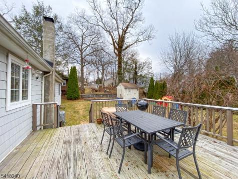 28 Woodside Drive West Milford NJ 07480