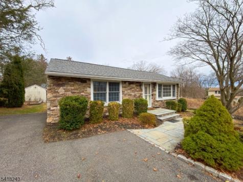28 Woodside Drive West Milford NJ 07480