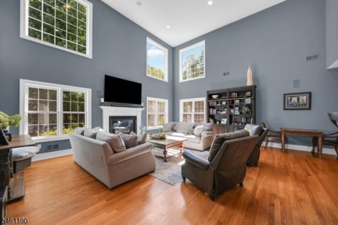 21 Reagan Way Kinnelon NJ 07405