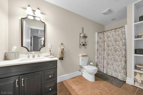 21 Reagan Way Kinnelon NJ 07405