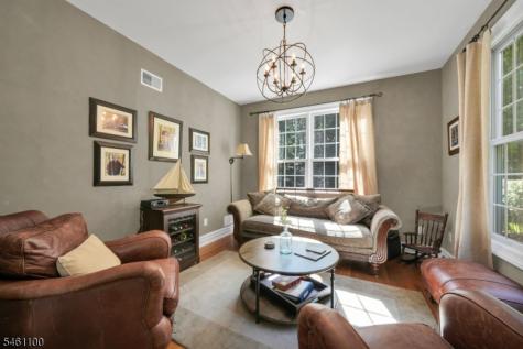 21 Reagan Way Kinnelon NJ 07405