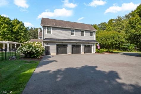 21 Reagan Way Kinnelon NJ 07405