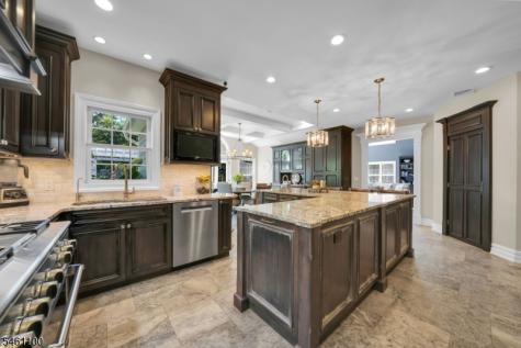 21 Reagan Way Kinnelon NJ 07405