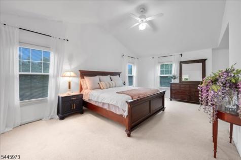39 Meadowview Drive Lopatcong NJ 08865