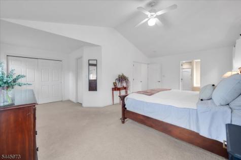 39 Meadowview Drive Lopatcong NJ 08865