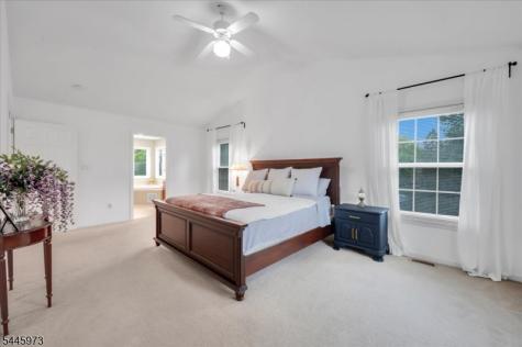 39 Meadowview Drive Lopatcong NJ 08865