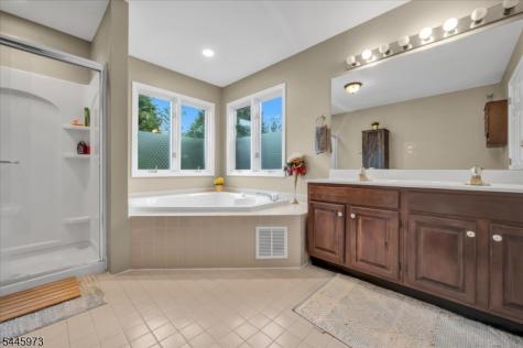 39 Meadowview Drive Lopatcong NJ 08865