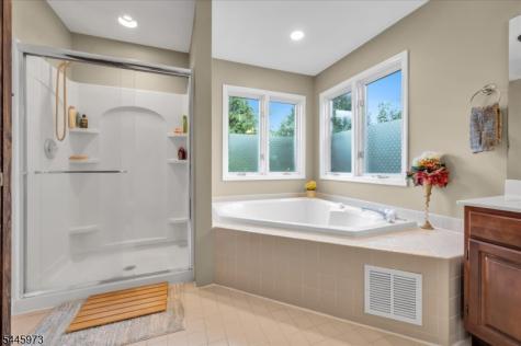 39 Meadowview Drive Lopatcong NJ 08865