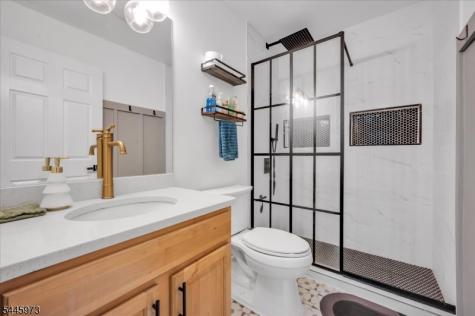 39 Meadowview Drive Lopatcong NJ 08865