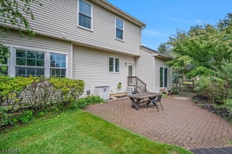 39 Meadowview Drive Lopatcong NJ 08865