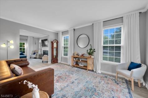 39 Meadowview Drive Lopatcong NJ 08865