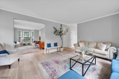 39 Meadowview Drive Lopatcong NJ 08865